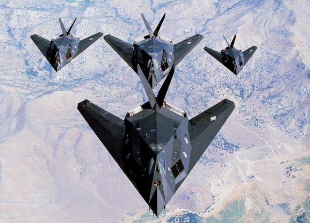 美国重启夜鹰战机，F-117重出江湖