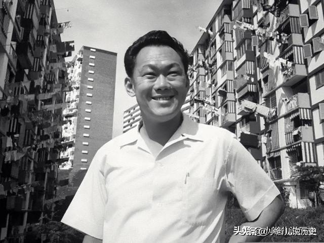 新加坡的华人超过7成，为什么汉语不是国语？李光耀：除非打倒我