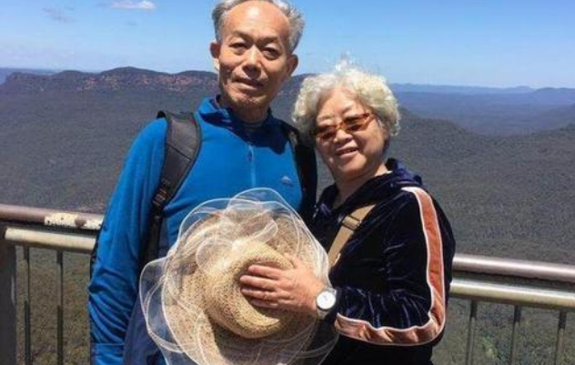 她是一位普通中国妇女，却遭美国全球通缉，死后百辆豪车为其送行