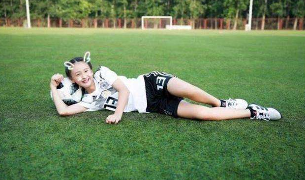 12岁森碟近照曝光！性感身材引全网羡慕：田亮到底怎么养的女儿