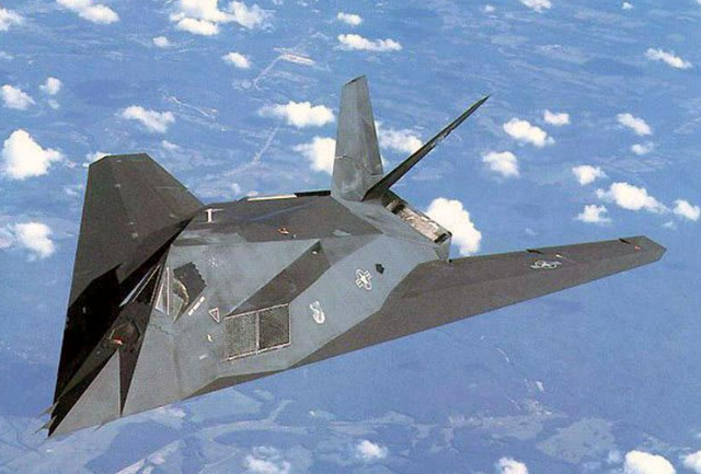 美国重启夜鹰战机，F-117重出江湖