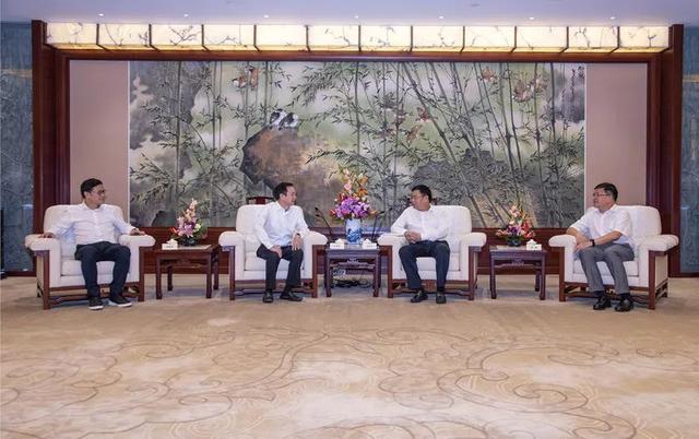 汤志平会见新加坡仁恒置地集团有限公司创始人钟声坚