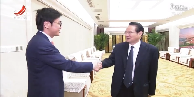 易炼红会见新加坡驻厦门总领事