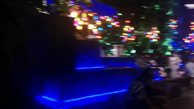 星耀樟宜夜晚  灯光璀璨  没有海外游客的新加坡  内循环开启