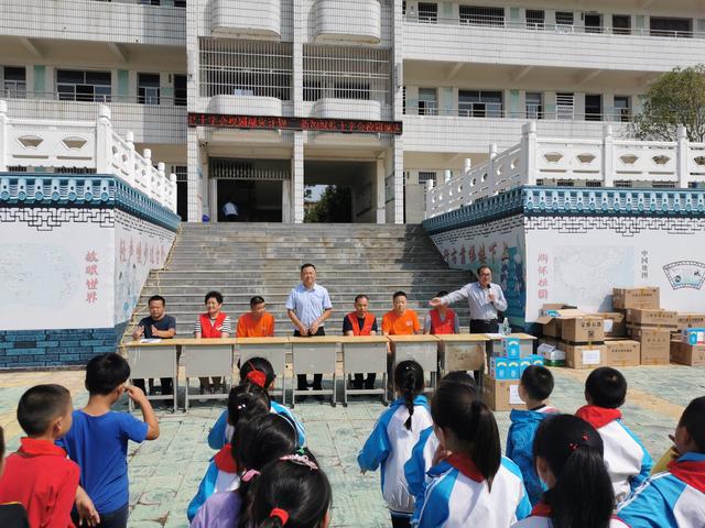 “新加坡红十字会校园减灾计划”走进湖北京山市仁和小学