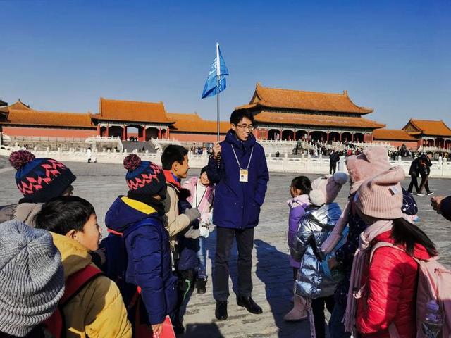 把课堂放到故宫、黄河边上，这所学校“站在未来办学”