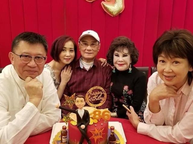 知名老戏骨谭炳文不敌肺癌离世，他踏足娱乐圈70年，创多个传奇