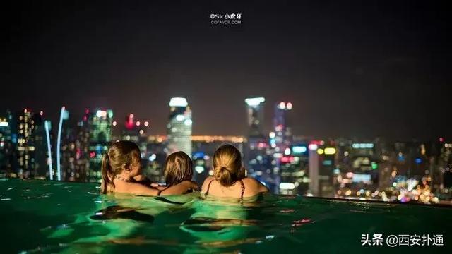西安终于有全透明无边际泳池了！悬在百米高空欣赏高新夜景