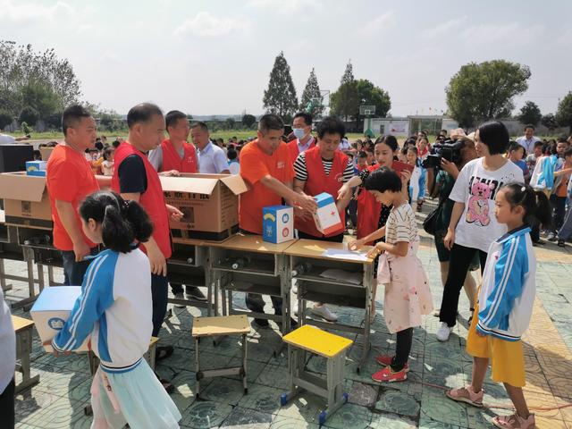“新加坡红十字会校园减灾计划”走进湖北京山市仁和小学