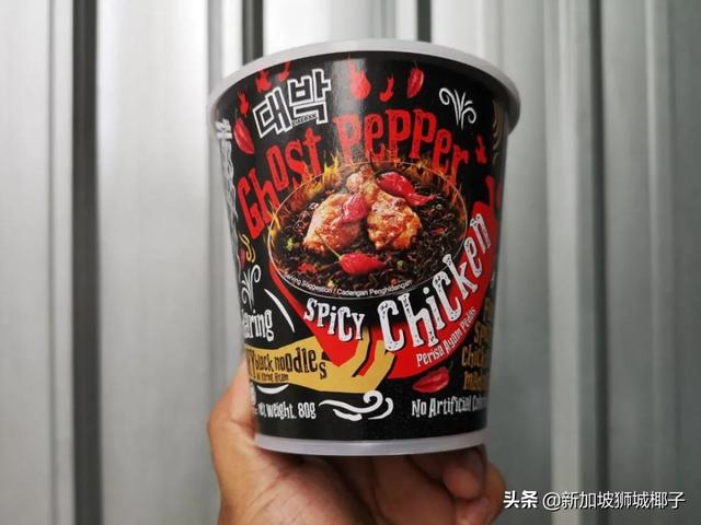 视频必看！小伙儿在新加坡自制金城武式泡面，一度产生幻觉