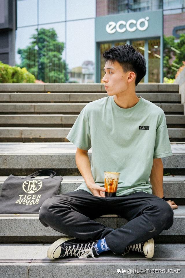 乘风破浪的老虎堂黑糖奶茶，引领新式茶饮风潮