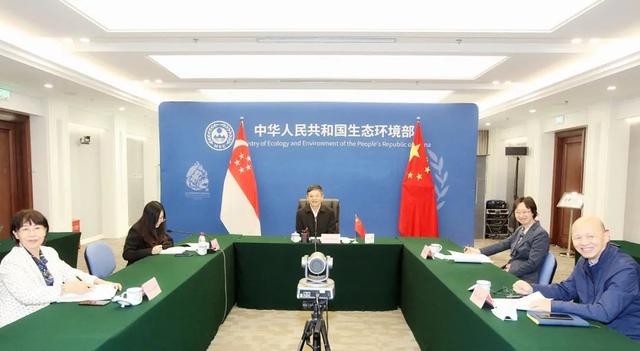 生态环境部部长黄润秋视频会见新加坡永续发展与环境部部长