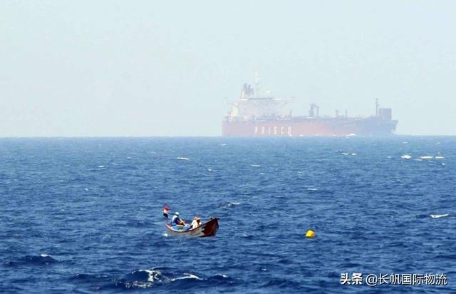 新加坡海峡三艘散货船遭遇海盗袭击