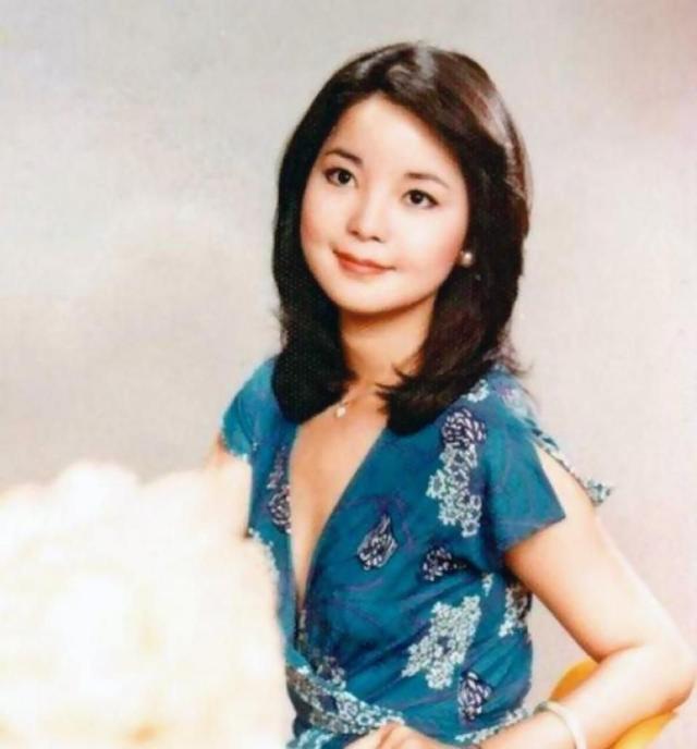 邓丽君情史：曾被马来西亚豪门嫌弃，主动追法国男人一掷千金