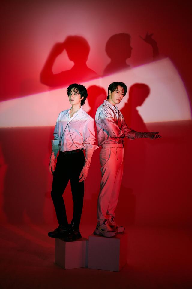 SJ-D&E专辑《BAD LIAR》荣登Gaon专辑双榜冠军