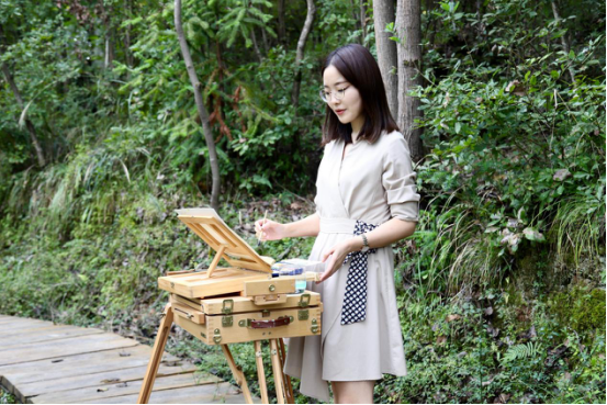 西安工程大学女孩儿千幅手绘图展现家乡安康人文美食