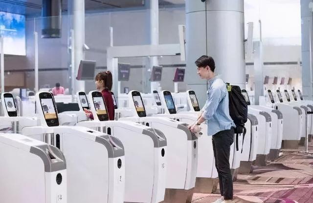 新加坡刷脸通关全覆盖，出门在外全靠“面子”