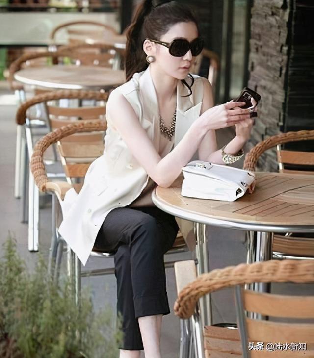 被称“最美”CEO，23岁继承百亿家业，今掌管8700亿资本