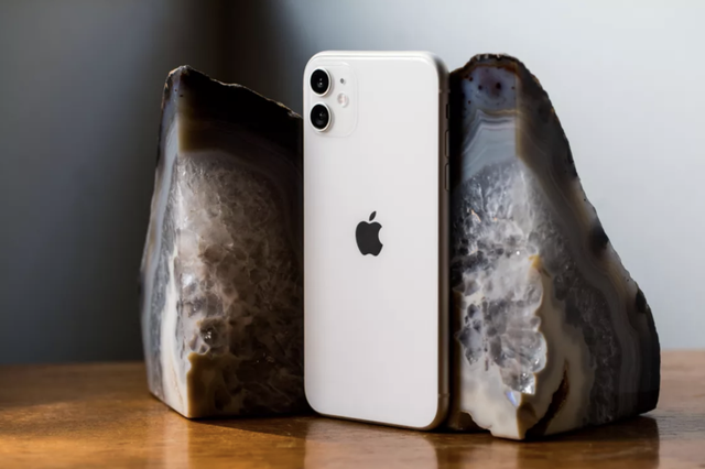 新 iPhone 缺席财报，苹果的这个冬天不太冷