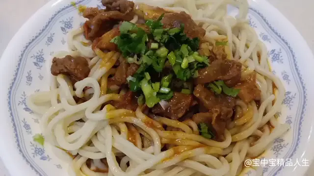 最近很是怀念新加坡的美食！自制一份咖喱牛腩面。。。还是那个味