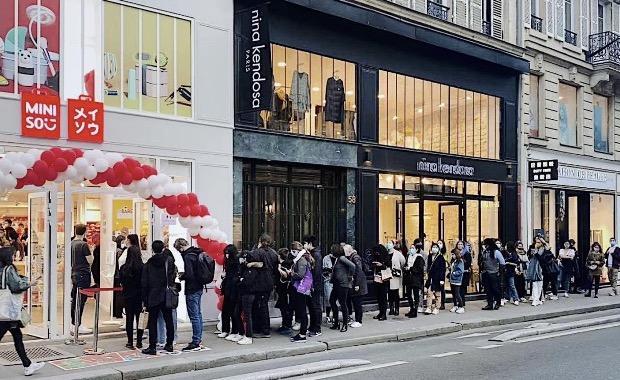 名创优品逆势出海，美国上市后巴黎首店开业，十元店开到欧洲