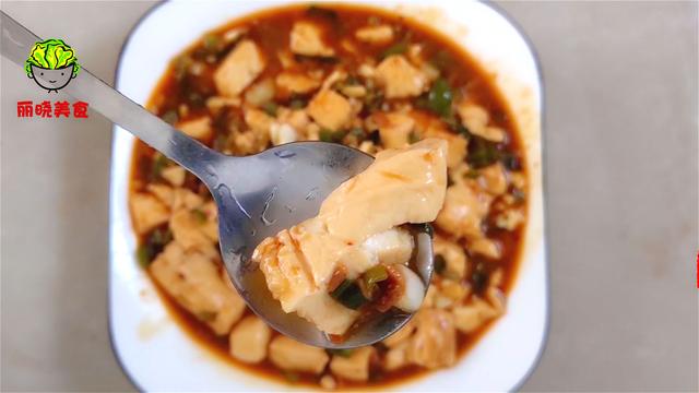 我家最爱这样烧豆腐，缺点就是太费米饭了，简单实用的家庭快手菜