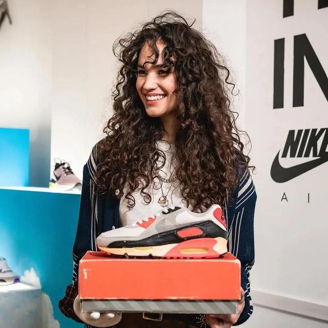 跑道开启，Snkrs狠货清仓下周一起情人节Dunk、AJ 1