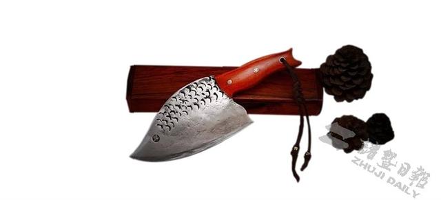 诸暨网丨诸暨人打造的铁艺刀具，又美又利