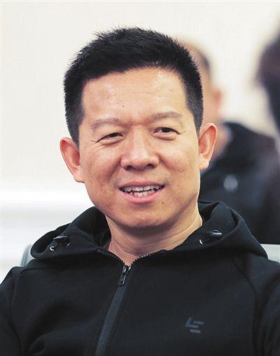 县城网管到乐视老总，两任妻子保驾护航，只等来贾跃亭下星期回国