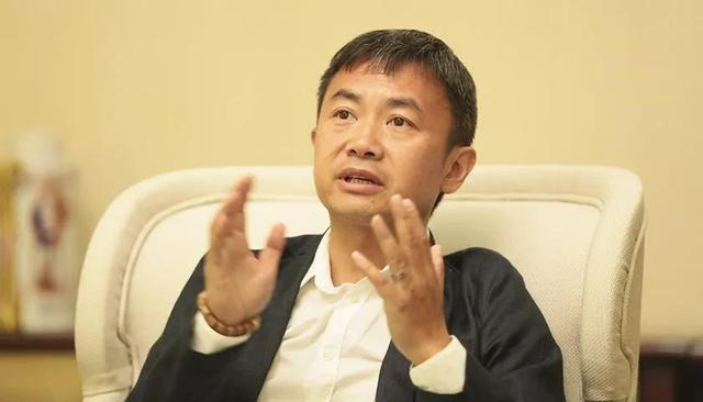 同行纷纷破产，他却将公司做上市，还靠跑112个全马治好抑郁症