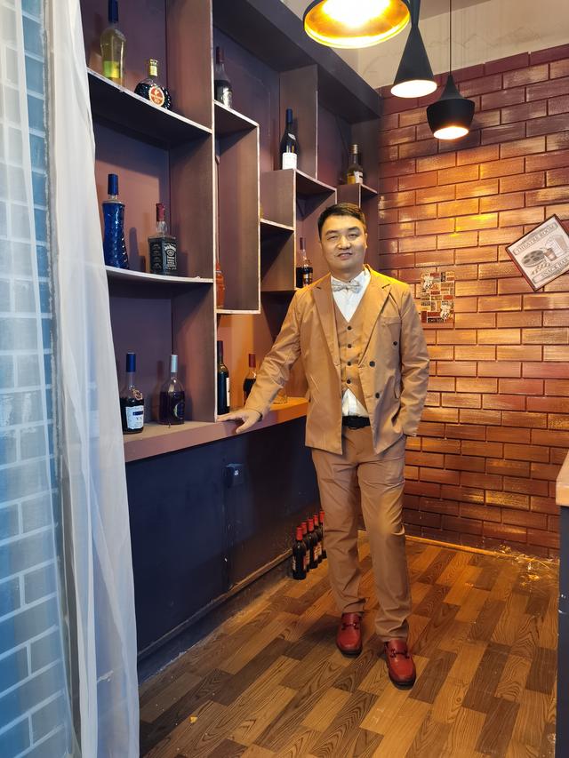 草根创业，打造领军品牌传奇，激励无数人