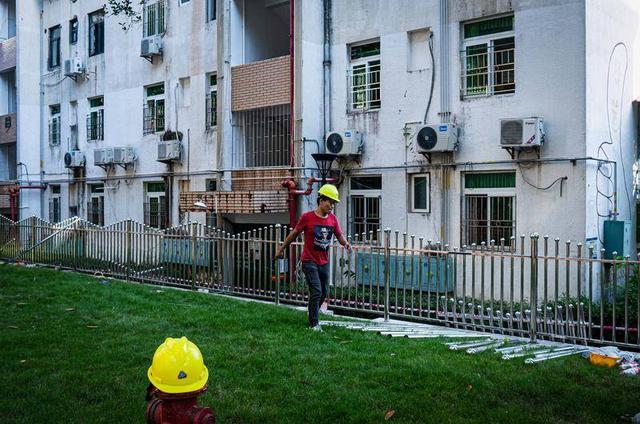 一位热爱深圳城中村的美国学者：烟火气将消散在这个城市的记忆里