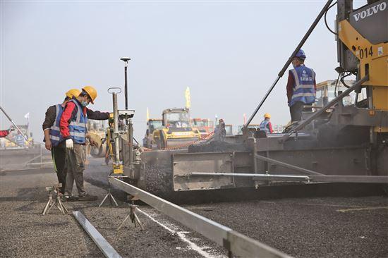 领航机场道面建设 见证中国经济腾飞 壳牌沥青助力多个大型机场跑道改造