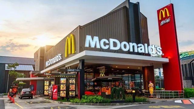 零售大佬进退：麦当劳计划今年中国开400家店，沃尔玛退出阿根廷｜一周全球观察