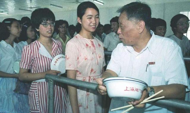 他把一生献给同济，以935票当选校长，被誉为“同济牧马人”