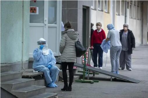 11月28日，从芬兰、土耳其入境新加坡需隔离14天