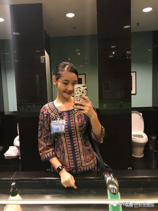 追梦3年当上新航空姐，飞半年就遇上裁员，网友鼻子酸透了