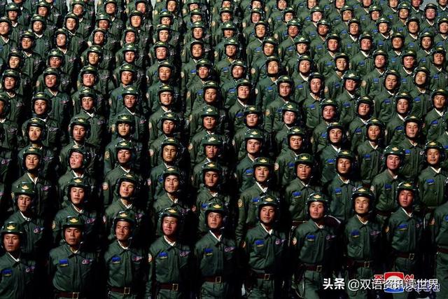 路透社今年一国一张代表照片，中国代表照片是护士