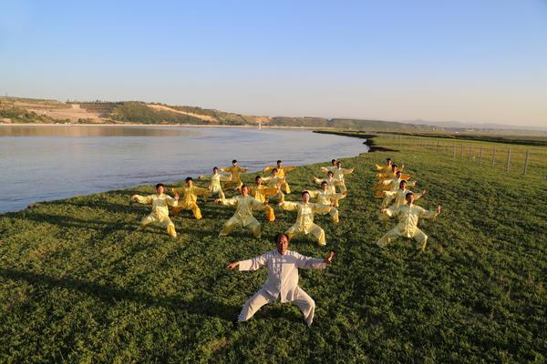 太极拳“香”到国外！德国夫妻专门来中国学习：这是中国送给世界的礼物