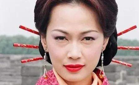 TVB绿叶最美赵姬，被男人拖累未婚生子，48岁模样憔悴似路人