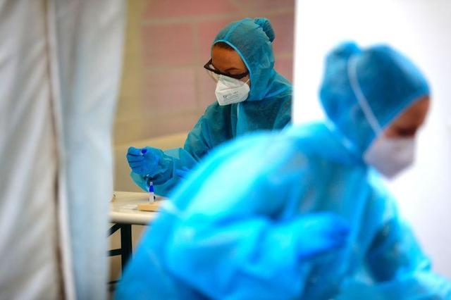 德国追溯检测发现，一死亡患者11月已感染变异新冠病毒
