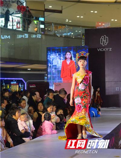 “星范儿”十足！VICKY'Z全球少儿天才超模公开赛娄底绽放
