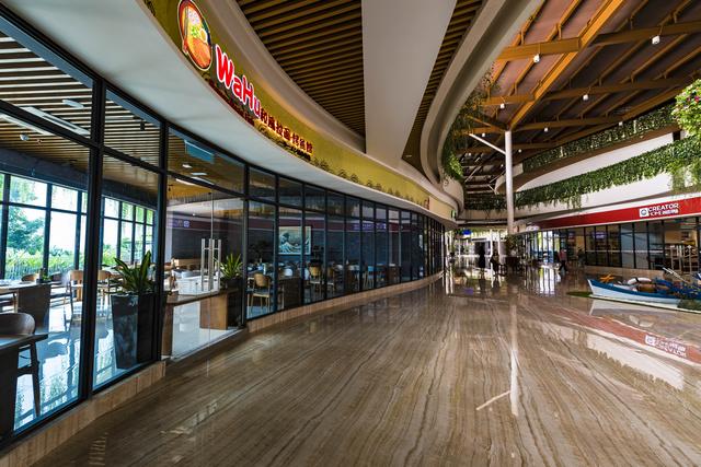 马来西亚最南的一个州，与新加坡一桥之隔的州