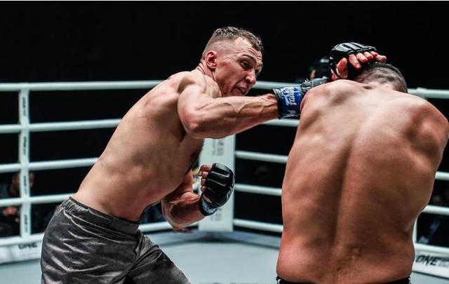 ONE冠军赛今年最后一战敲定 两条金腰带接受挑战