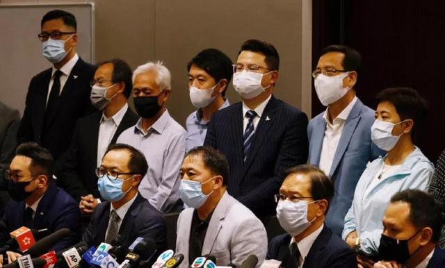 好走不送！香港立法会揽炒议员辞职全部生效丨香港一日