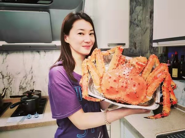 人生赢家！前落选港姐陈伶俐再婚嫁新加坡富豪，6亿豪宅超气派