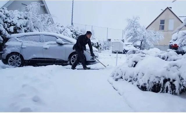 日增21271例，18点宵禁让“一切又颠倒了”！巴黎大区冰雪橙色警报