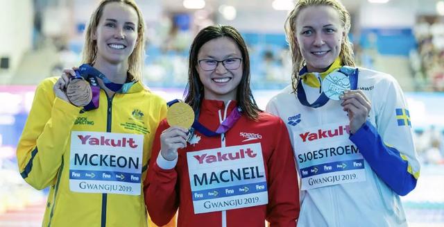 中国弃婴被加拿大夫妇收养 成了全世界的骄傲!