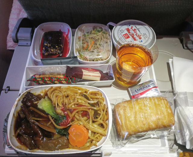 各国飞机餐大比拼，阿联酋最土豪，中国的最丰盛，韩国的一言难尽