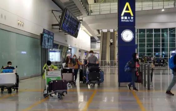 「速递」今起乘客返港须向航空公司出示特区护照或身份证；外媒：英国将申请加入CPTPP